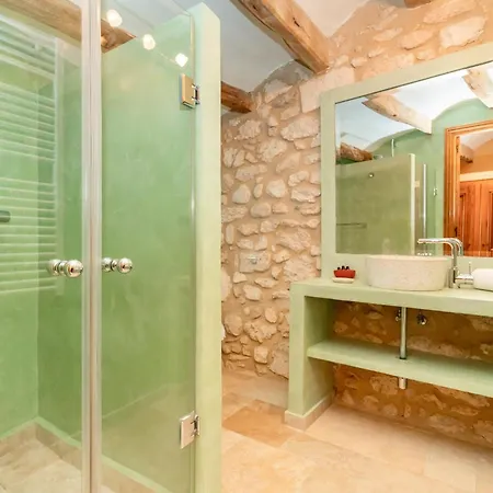 Casa De Piedra Ubicada En El Exclusivo Wine Village De Viladellops, Te Ofrece Experiencia Unica, Donde El Lujo Y La Tradicion Se Fusionan En Un Entorno Natural Privilegiado Villa