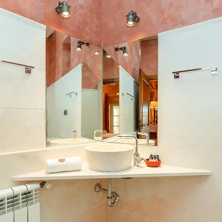 Casa De Piedra Ubicada En El Exclusivo Wine Village De Viladellops, Te Ofrece Experiencia Unica, Donde El Lujo Y La Tradicion Se Fusionan En Un Entorno Natural Privilegiado Villa Viladellops