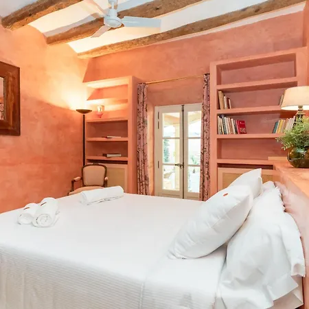 Casa De Piedra Ubicada En El Exclusivo Wine Village De Viladellops, Te Ofrece Experiencia Unica, Donde El Lujo Y La Tradicion Se Fusionan En Un Entorno Natural Privilegiado *