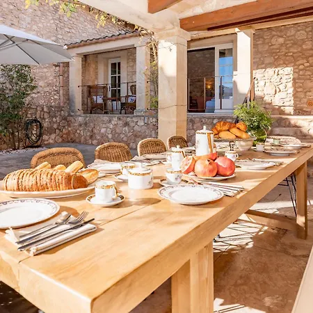 Villa Casa De Piedra Ubicada En El Exclusivo Wine Village De Viladellops, Te Ofrece Experiencia Unica, Donde El Lujo Y La Tradicion Se Fusionan En Un Entorno Natural Privilegiado *