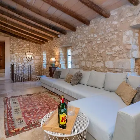 Casa De Piedra Ubicada En El Exclusivo Wine Village De Viladellops, Te Ofrece Experiencia Unica, Donde El Lujo Y La Tradicion Se Fusionan En Un Entorno Natural Privilegiado Villa *