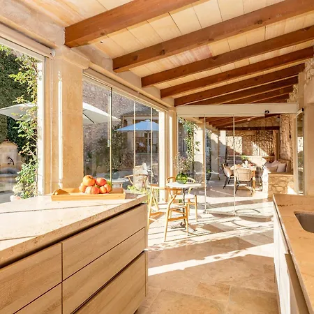 Casa De Piedra Ubicada En El Exclusivo Wine Village De Viladellops, Te Ofrece Experiencia Unica, Donde El Lujo Y La Tradicion Se Fusionan En Un Entorno Natural Privilegiado Villa