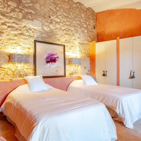 Villa Casa De Piedra Ubicada En El Exclusivo Wine Village De Viladellops, Te Ofrece Experiencia Unica, Donde El Lujo Y La Tradicion Se Fusionan En Un Entorno Natural Privilegiado *