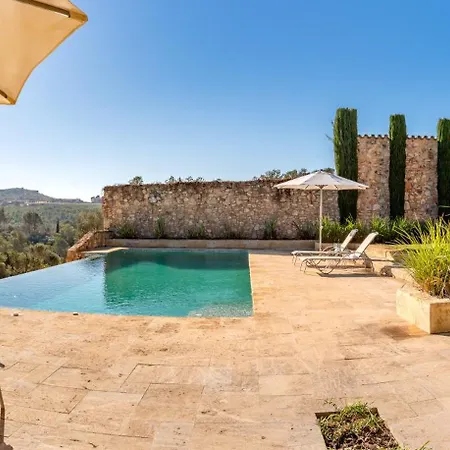 Casa De Piedra Ubicada En El Exclusivo Wine Village De Viladellops, Te Ofrece Experiencia Unica, Donde El Lujo Y La Tradicion Se Fusionan En Un Entorno Natural Privilegiado *