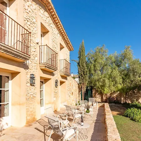 Casa De Piedra Ubicada En El Exclusivo Wine Village De Viladellops, Te Ofrece Experiencia Unica, Donde El Lujo Y La Tradicion Se Fusionan En Un Entorno Natural Privilegiado *
